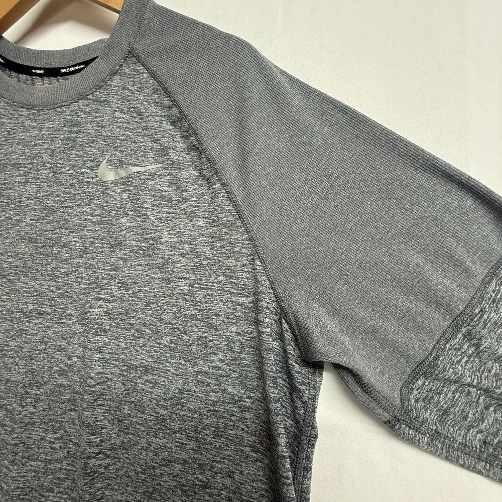 Nike XL Men's Long Sleeve Gray/Black Performance Training Top - Picture 6 of 13